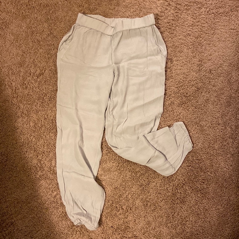 Kittenish by Jessie James Decker apartment pants
